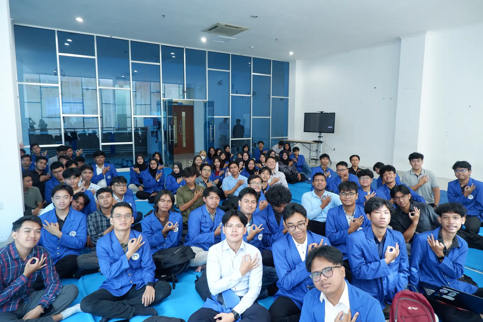 Aula penuh peserta