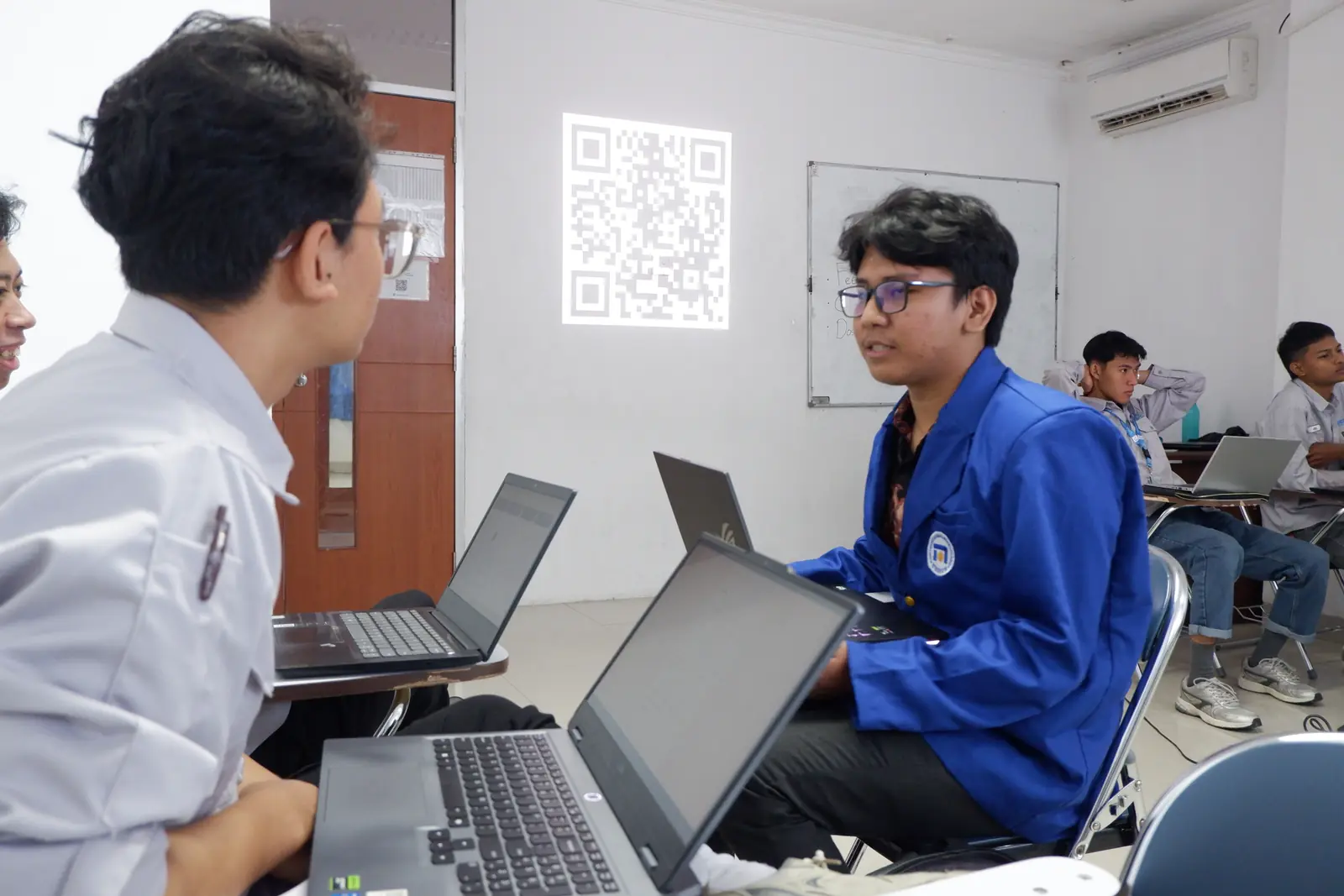 Kelas di ruang komputer