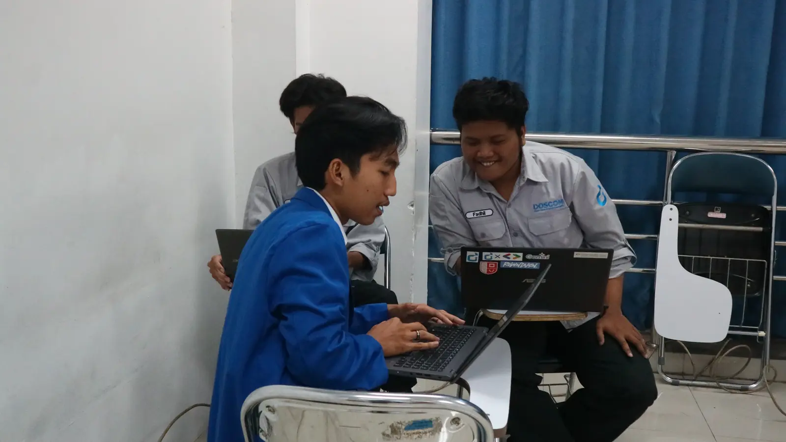 Review karya berdua